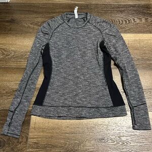 Lululemon size 6 long sleeve